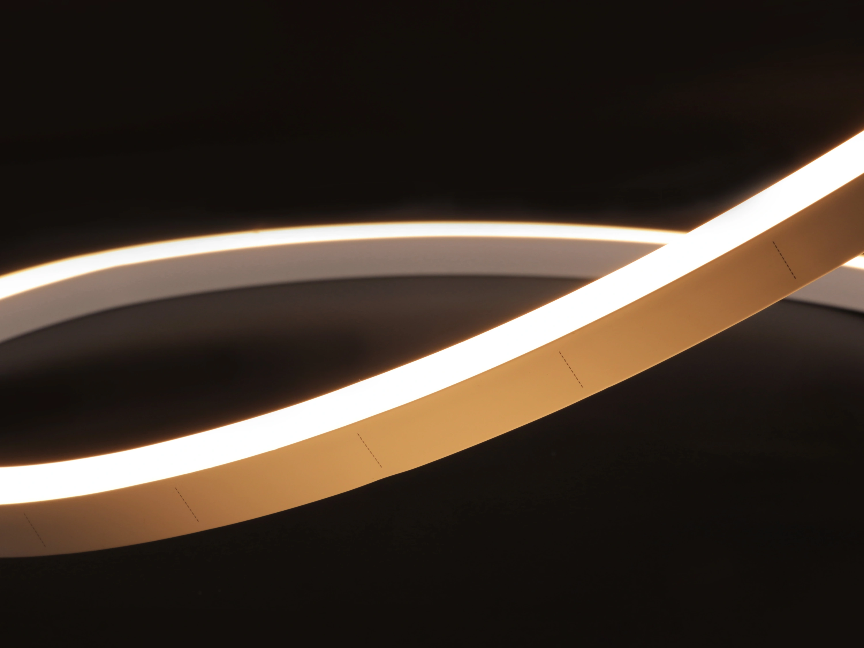 LINIO NEON 1617 SV-点亮.webp